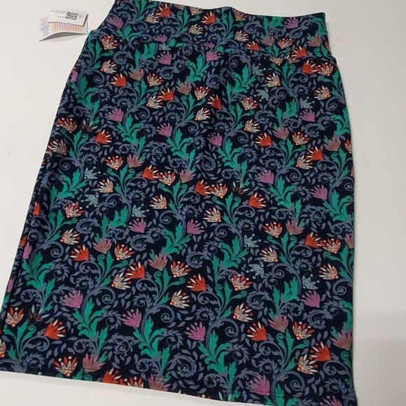 LuLaRoe Dresses & Skirts - 2 for $25 Lg LuLaRoe Cassie skirt NWT